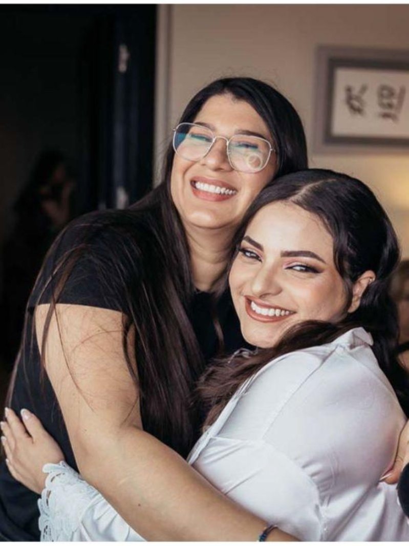 Maquillaje y peinado — El abrazo del final